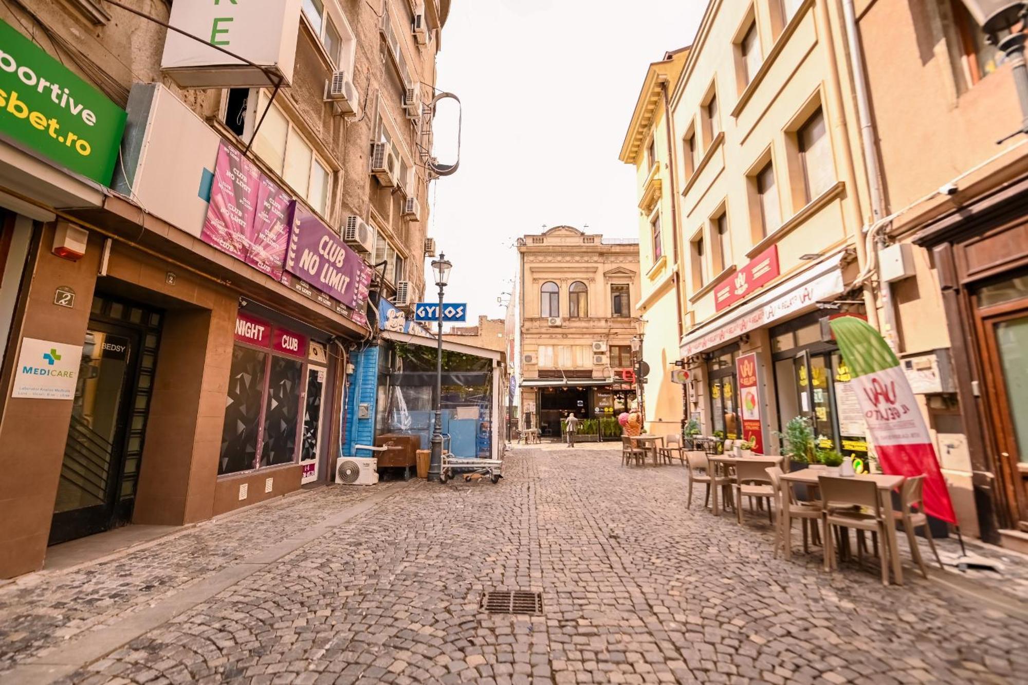 Old Town Charm - Modern & Comfortable Accommodation In The Heart Of The City Boekarest Buitenkant foto