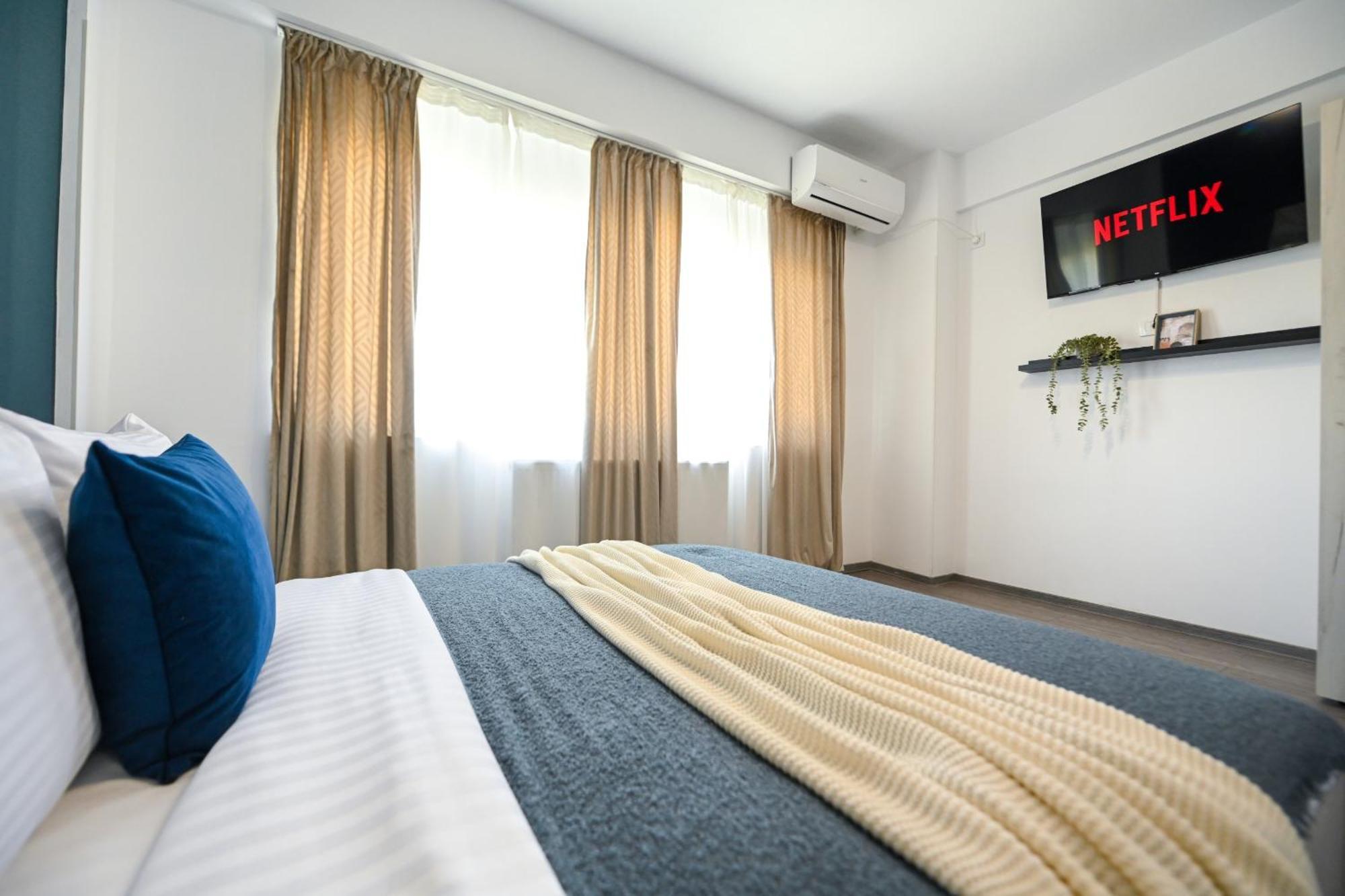 Old Town Charm - Modern & Comfortable Accommodation In The Heart Of The City Boekarest Buitenkant foto