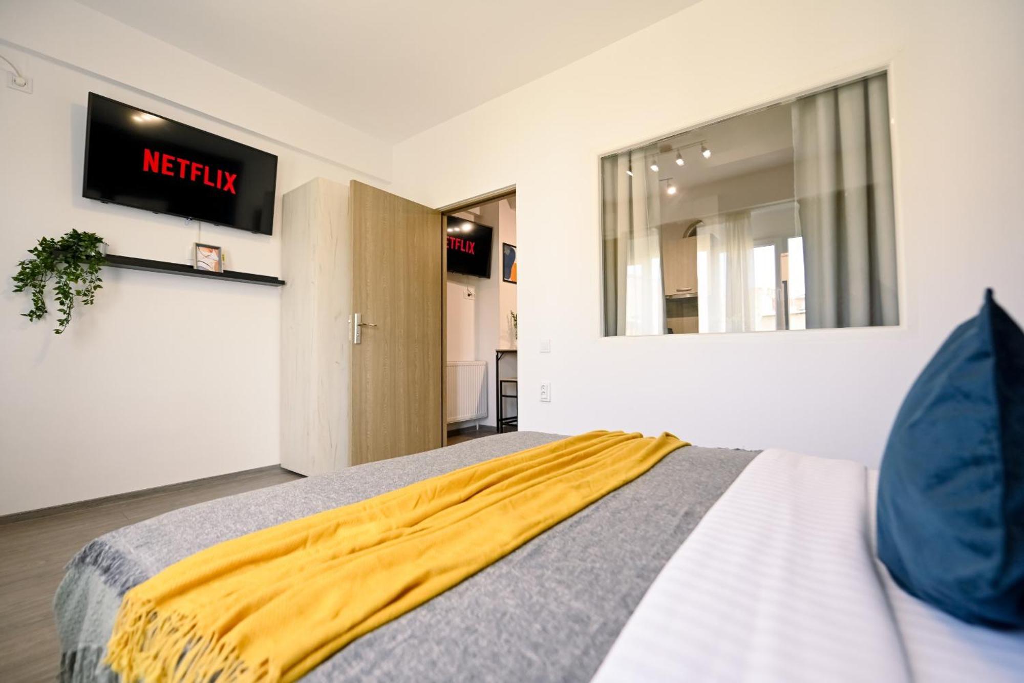 Old Town Charm - Modern & Comfortable Accommodation In The Heart Of The City Boekarest Buitenkant foto